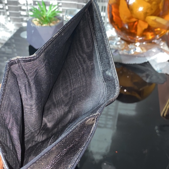 Authentic PRADA Wallet - Picture 11 of 17